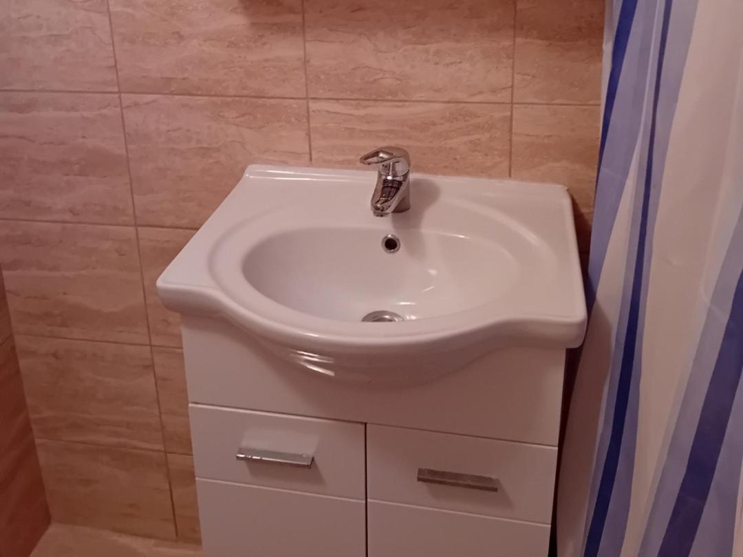 Sara Apartments Budva Bilik gambar